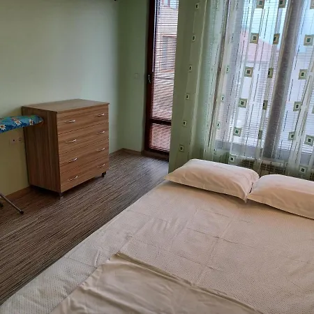 супер център Zheleva Apartamento *
