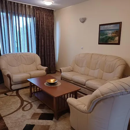 супер център Zheleva Apartamento Pomorie