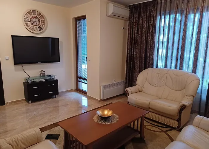 супер център Zheleva Apartamento *
